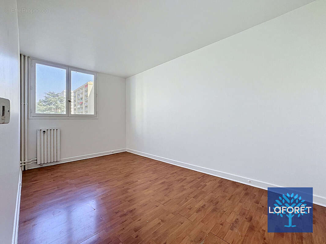 Appartement à CHILLY-MAZARIN