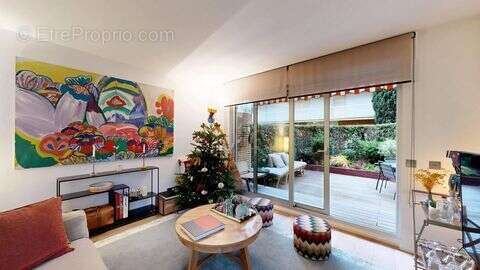 Appartement à NEUILLY-SUR-SEINE
