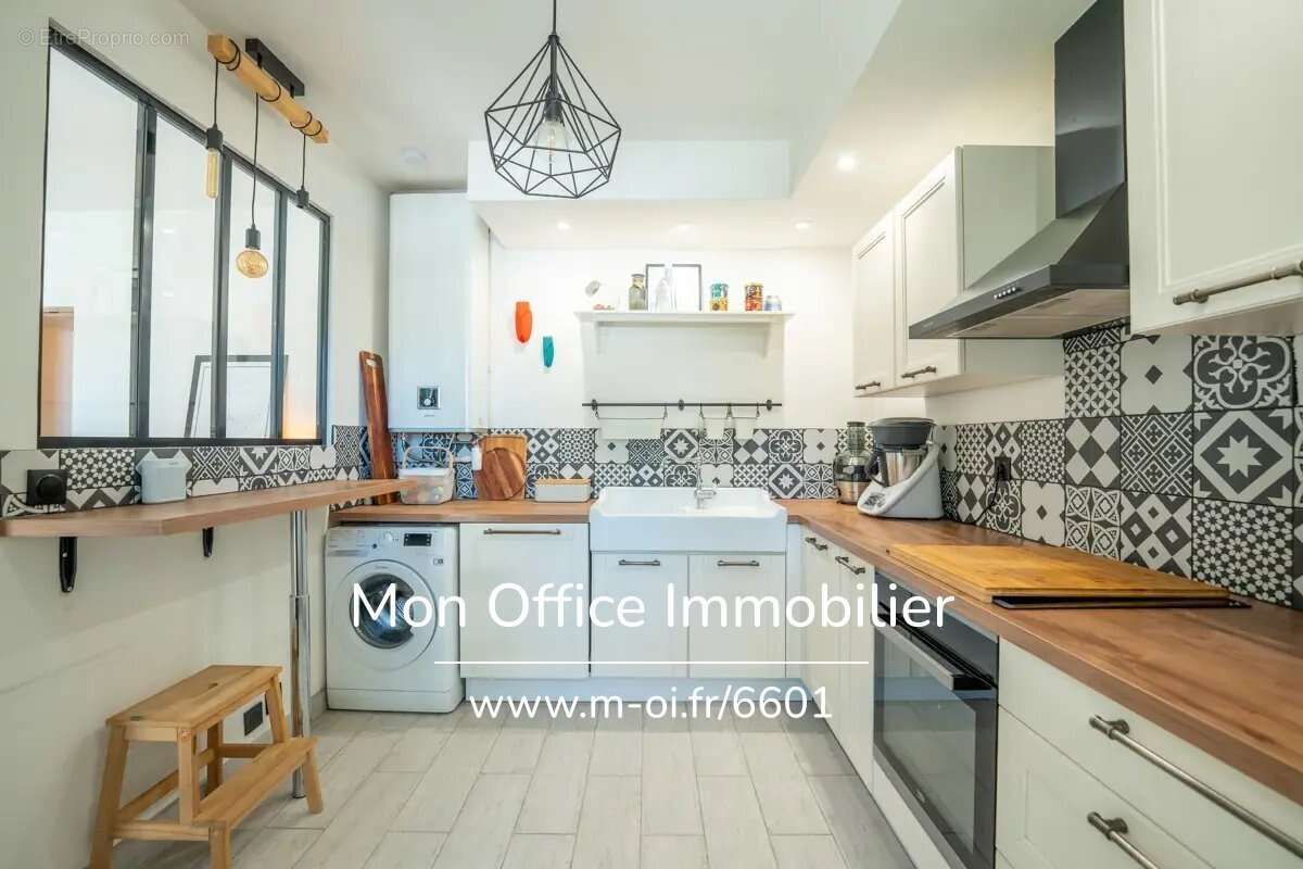 Maison à VENTABREN