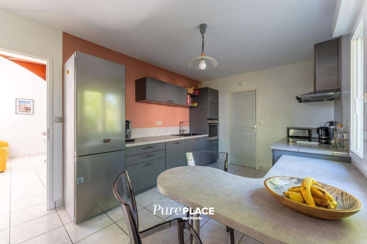 Maison à AMBARES-ET-LAGRAVE