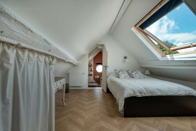 EXCLUSIVITE - Dpt Yvelines (78), à vendre à AUTOUILLET, Maison de caractère 5 pièces - photo 17