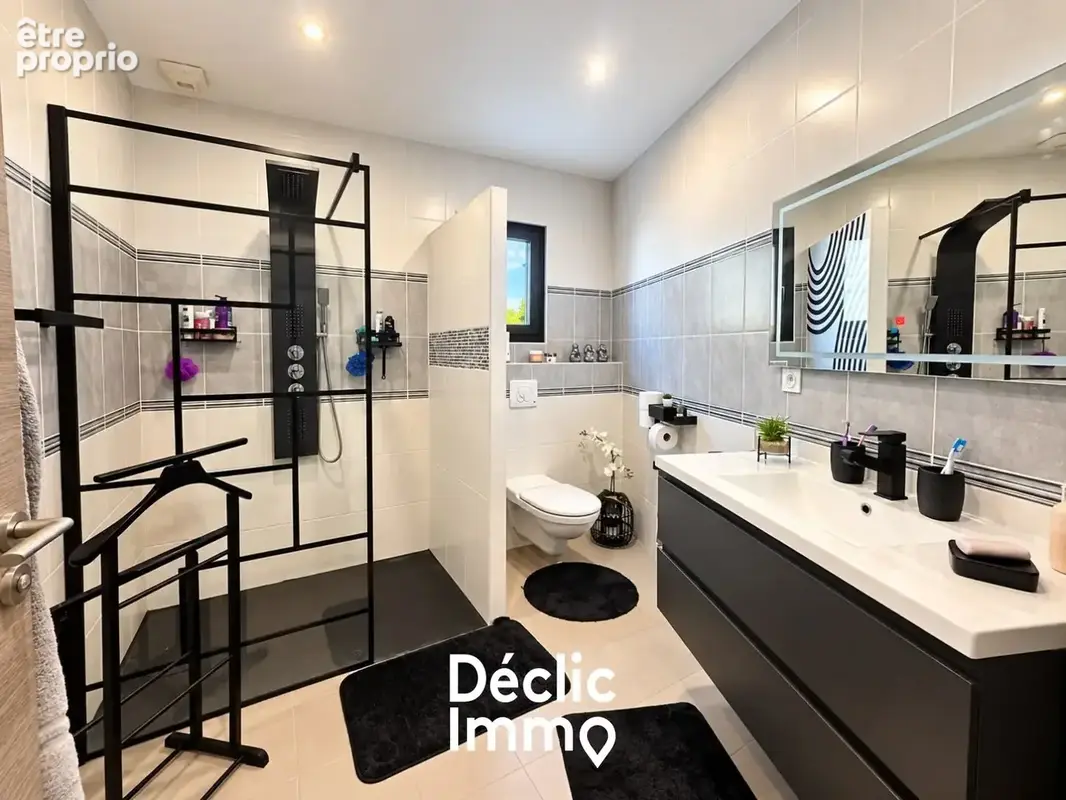 Villa contemporaine  5 chambres  piscine  vue mont saint-loup  vendue meublée - photo 14