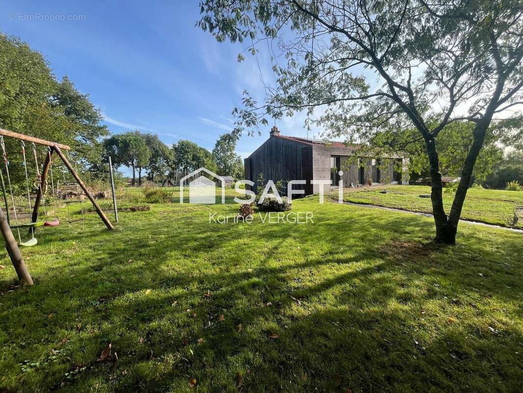 Photo 2 - Maison à SAINT-GEORGES-DE-MONTAIGU