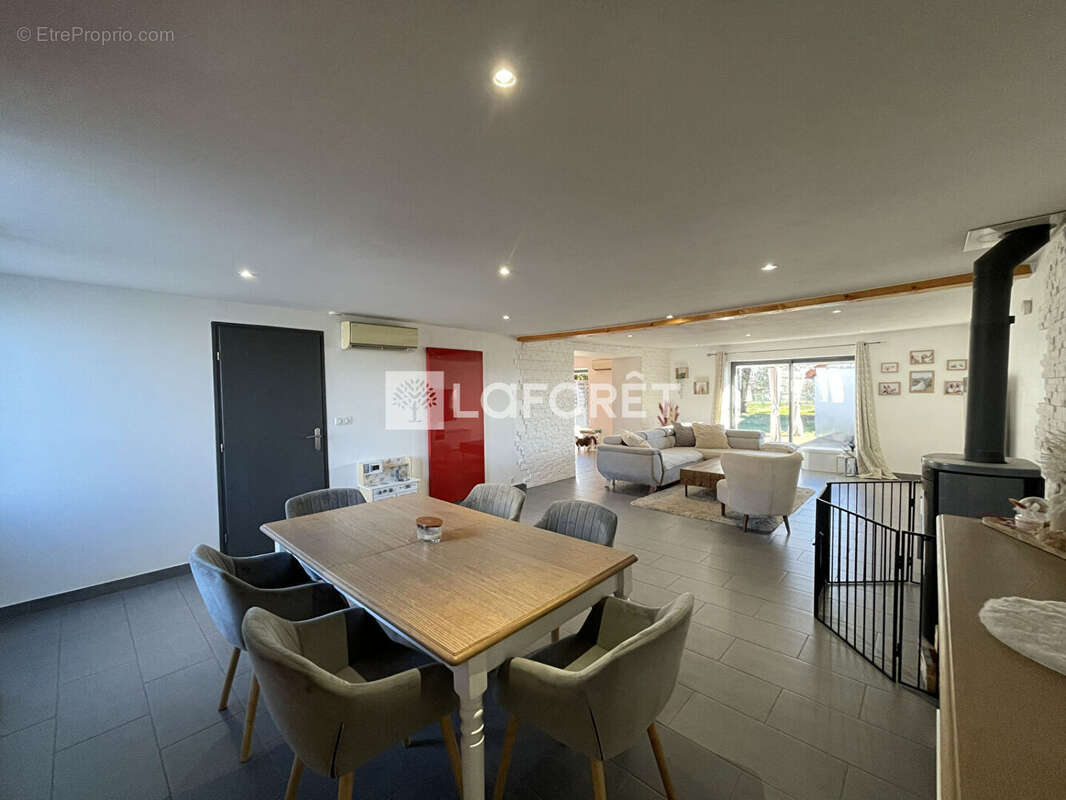 Maison à LONS-LE-SAUNIER