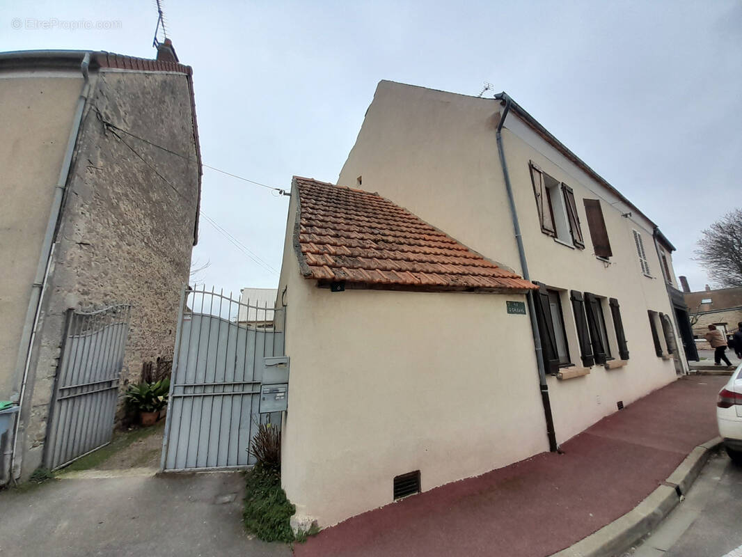 Maison à AUNAY-SOUS-AUNEAU