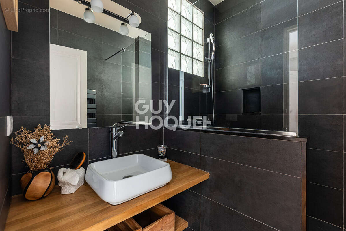 Appartement à PARIS-12E