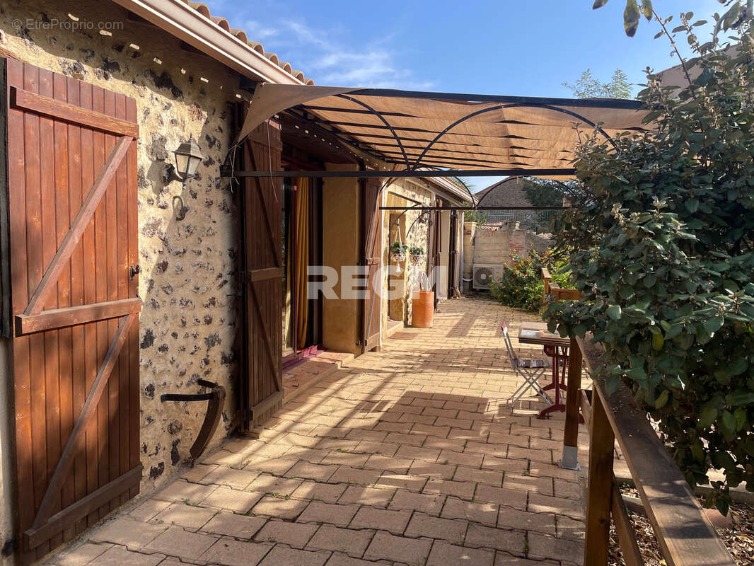 A vendre Hérault 34550 Bessan - proche Agde et mer - unique opportunité Maison 162 m2 en pierres entièrement rénovée type Longèr - photo 21