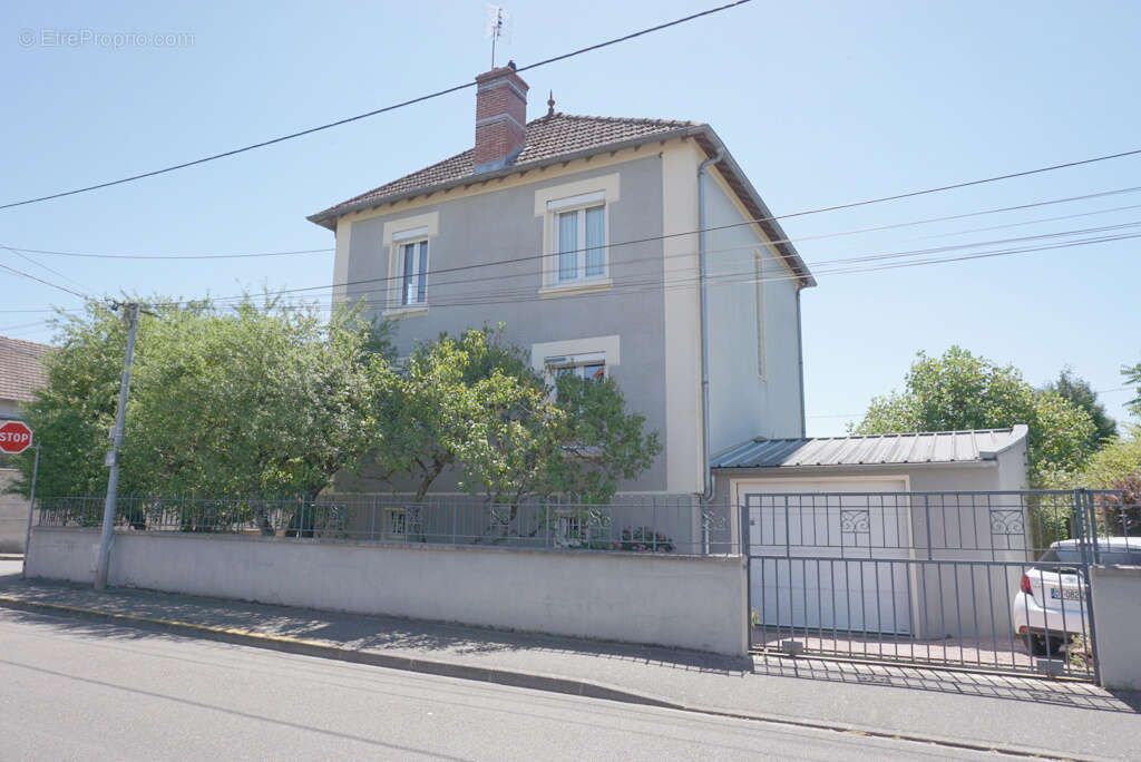 Maison à PARAY-LE-MONIAL