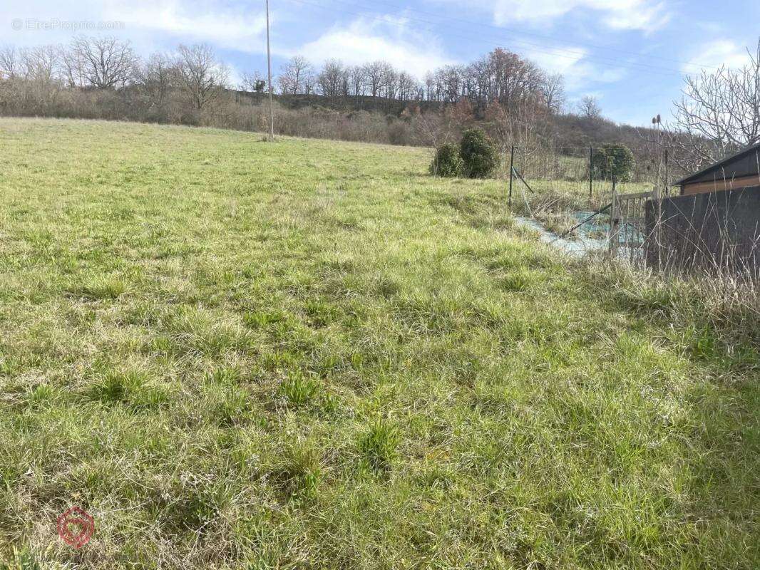 Terrain à LE FOSSAT