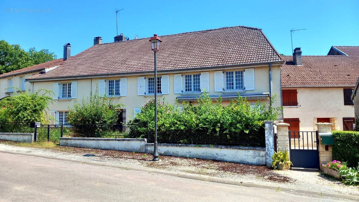 Maison à CHOISEUL