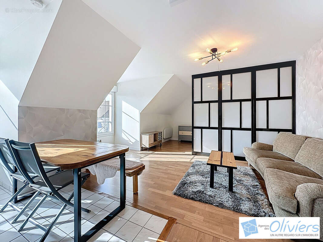 Appartement à VOISINS-LE-BRETONNEUX