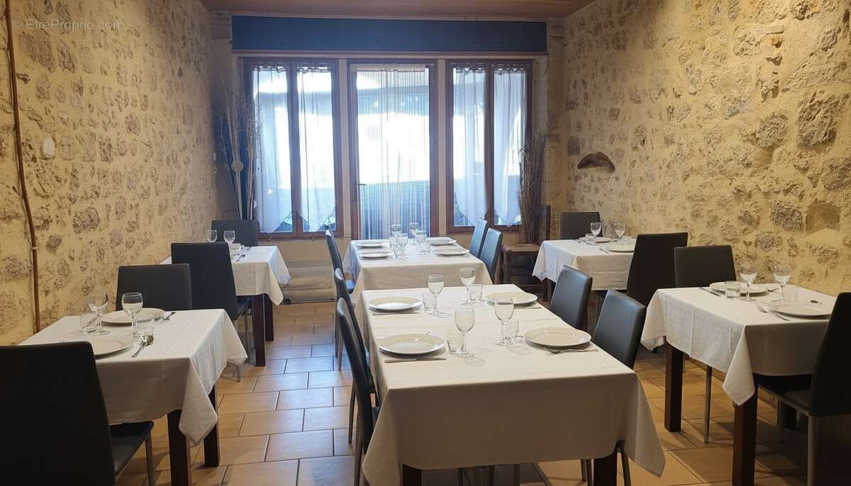 Bar - Restaurant avec logements - Emplacement central - Castelsagrat (82) - photo 3