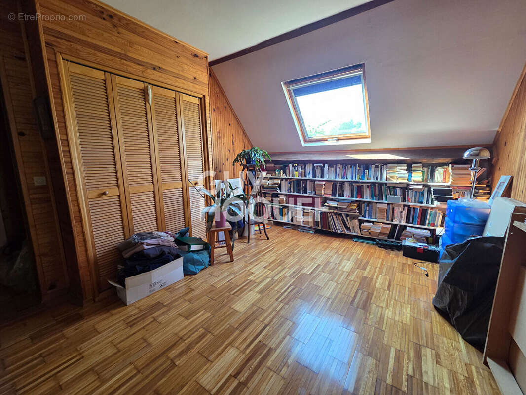 À vendre : Maison spacieuse à Bardouville - 5 chambres et jardin ! - photo 8