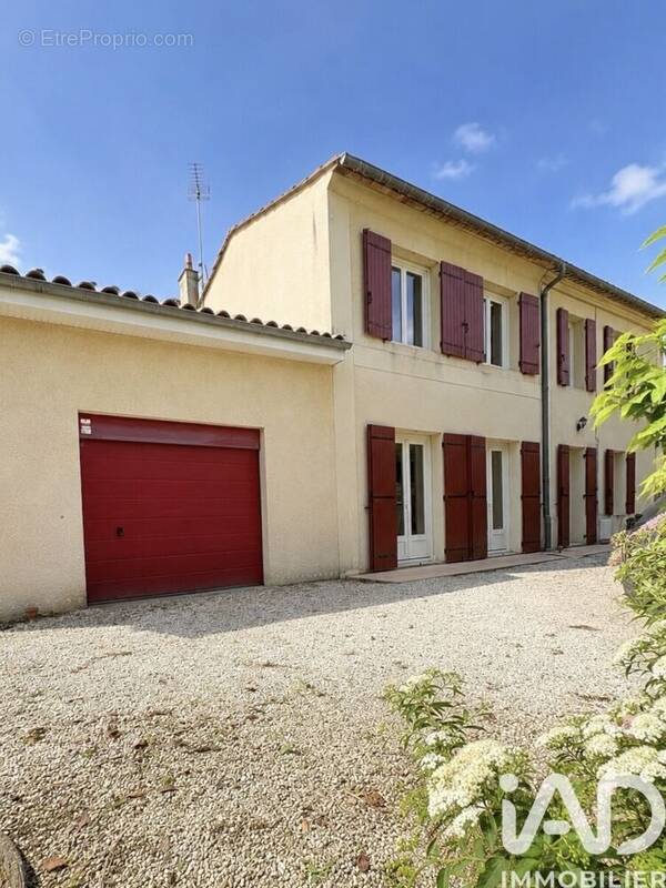 Photo 1 - Maison à LES BILLAUX