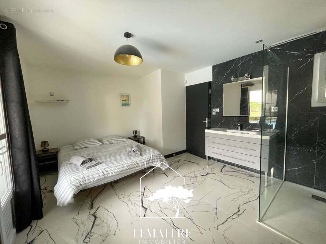 Maison à LES MATHES