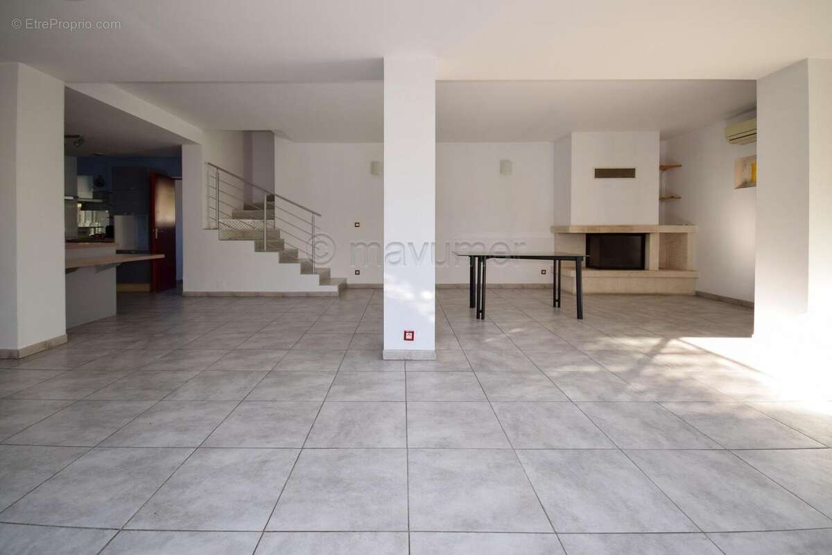 Maison familiale avec jardin, terrasses, garage St Marguerite- Dromel? 13009 Marseille n°5 - Maison à MARSEILLE-9E