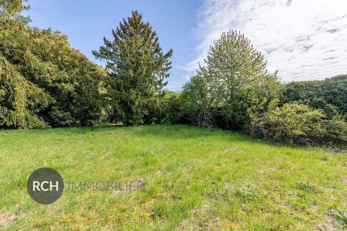 Maison à LA QUEUE-LES-YVELINES