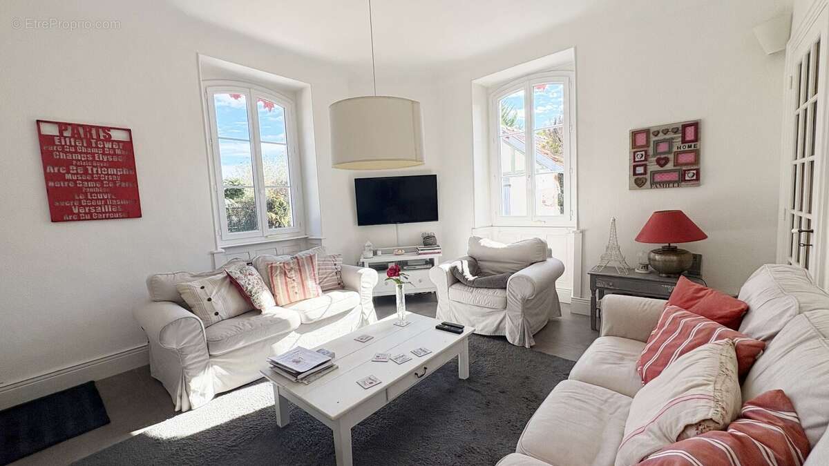 Maison à SAINT-MARTIN-DE-SEIGNANX