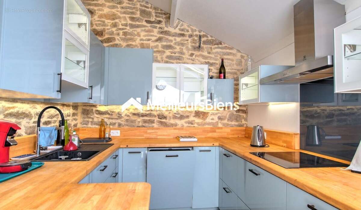 Longère à Arzano 287 m², deux maisons, 7 chambres, grand terrain - photo 4