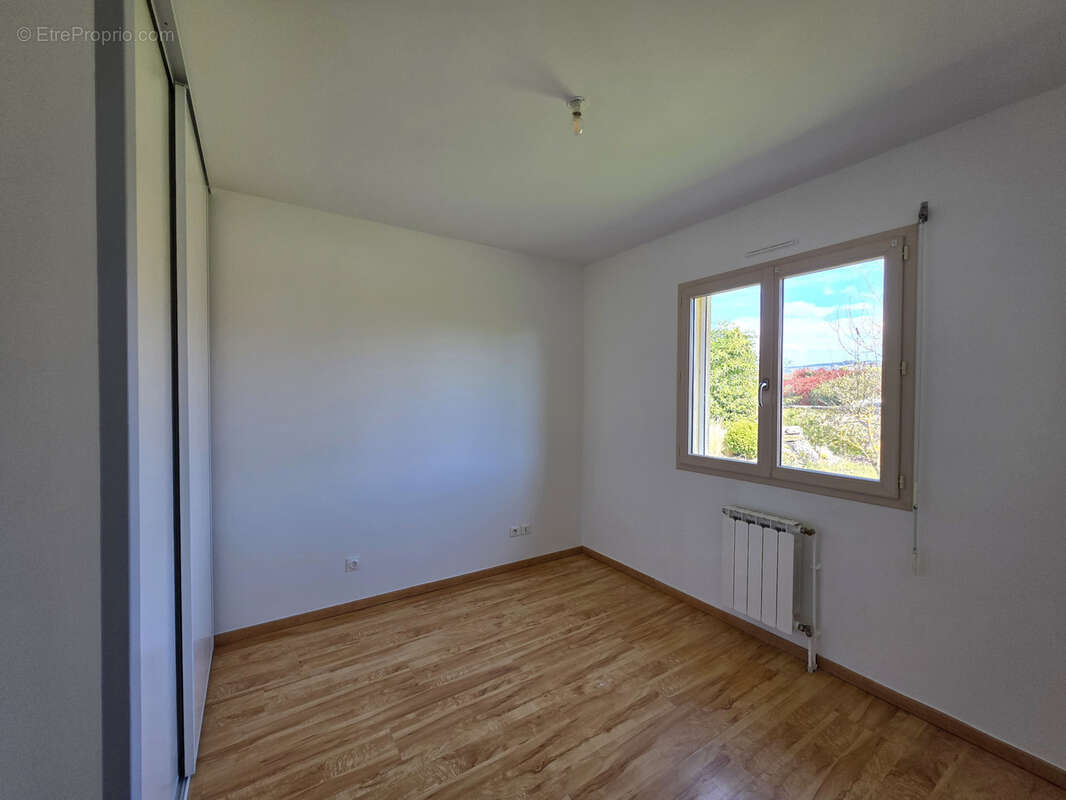 Maison à PUY-GUILLAUME