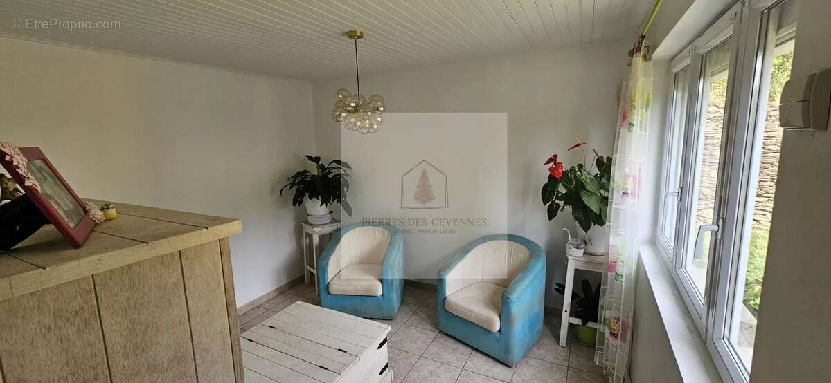 Maison à LE COLLET-DE-DEZE