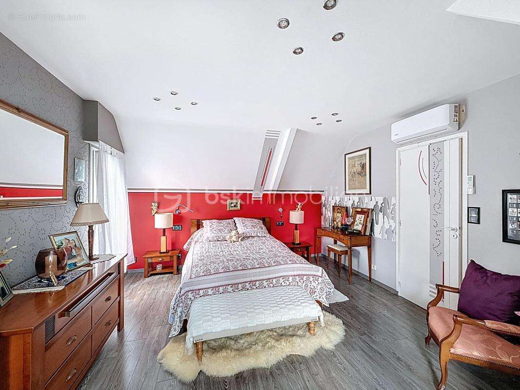 Maison à ROUGE
