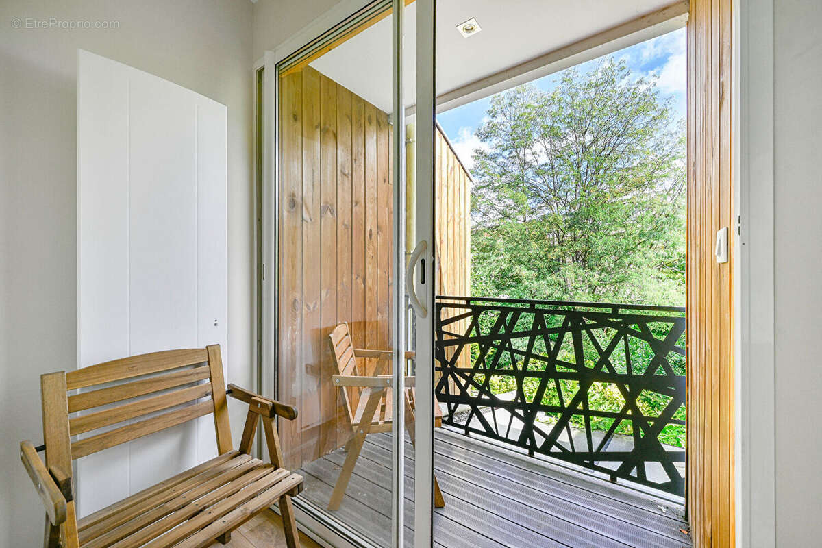 Appartement à PARIS-14E