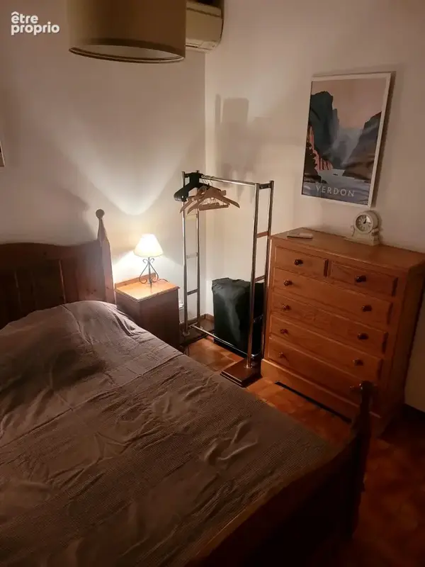 A Régusse, villa sur 2 niveaux avec piscine et garage - photo 10