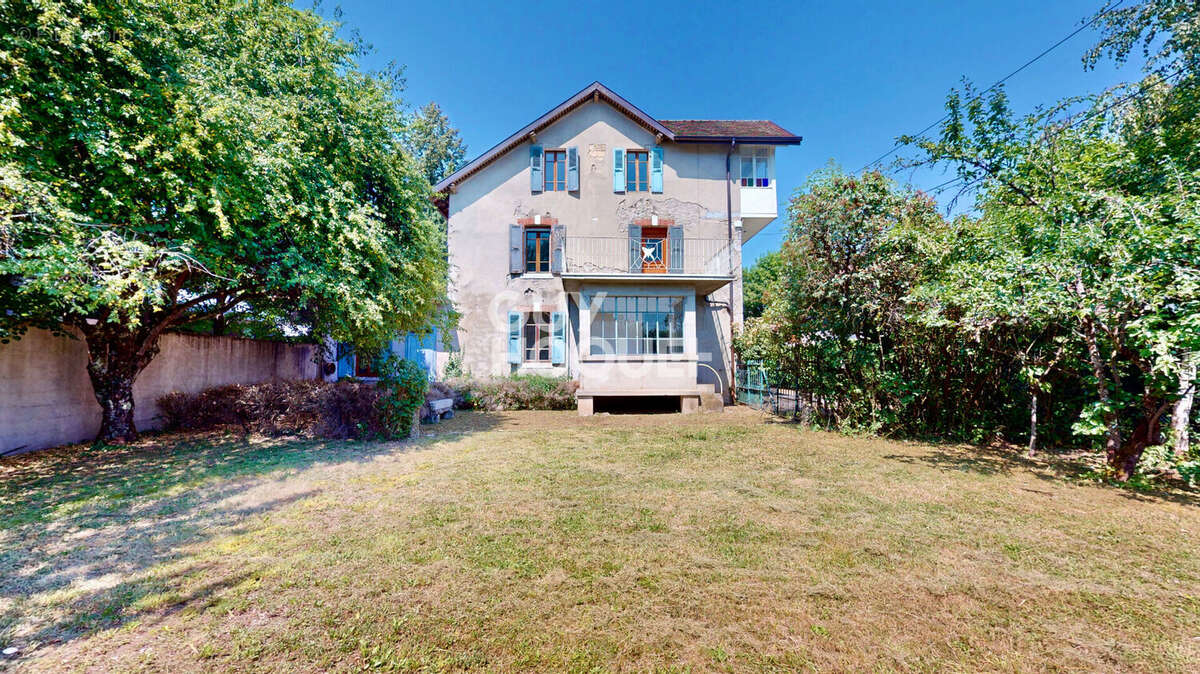 Ancien Hotel Particulier - 258 m² Habitables, 392,66 m² de surface hors combles - photo 2