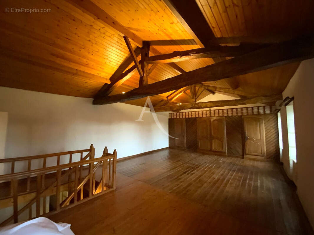 Maison à CRITEUIL-LA-MAGDELEINE