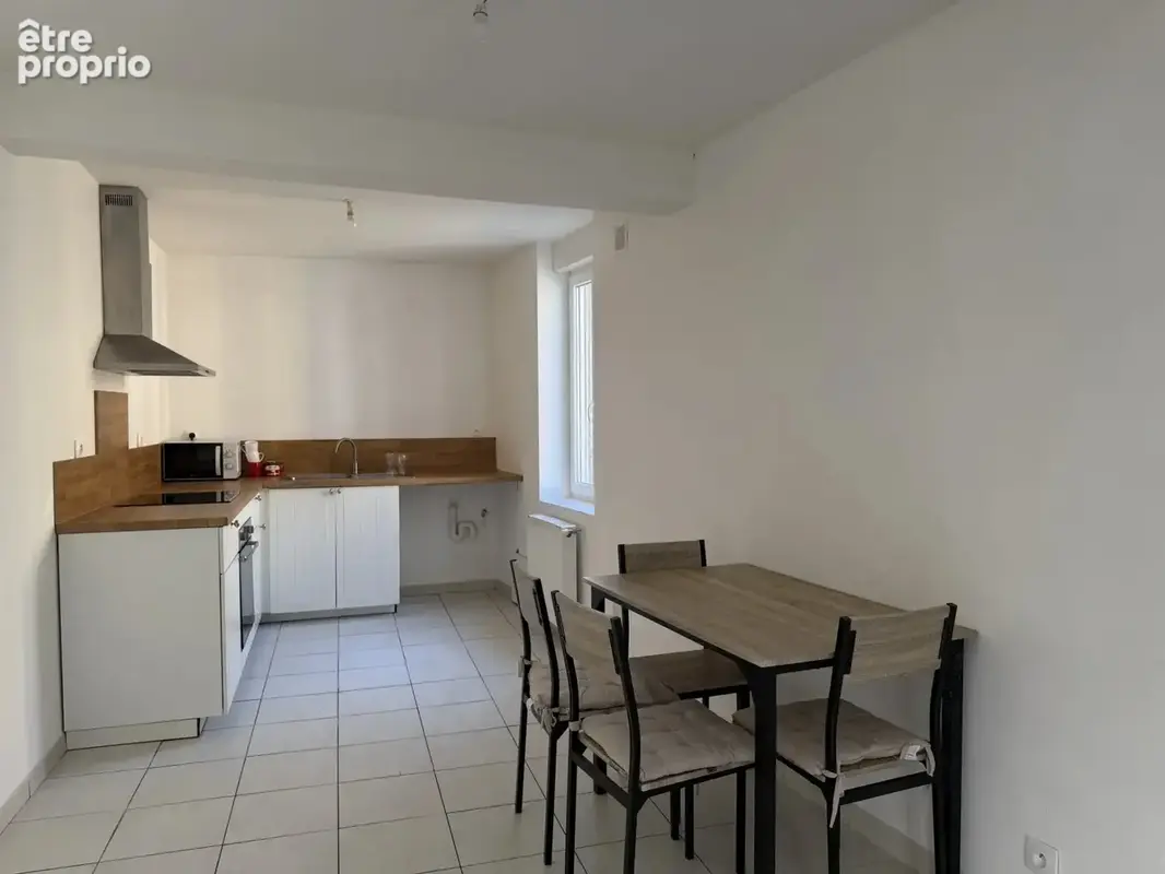 MAISON DE VILLE avec 2 garages. - photo 2