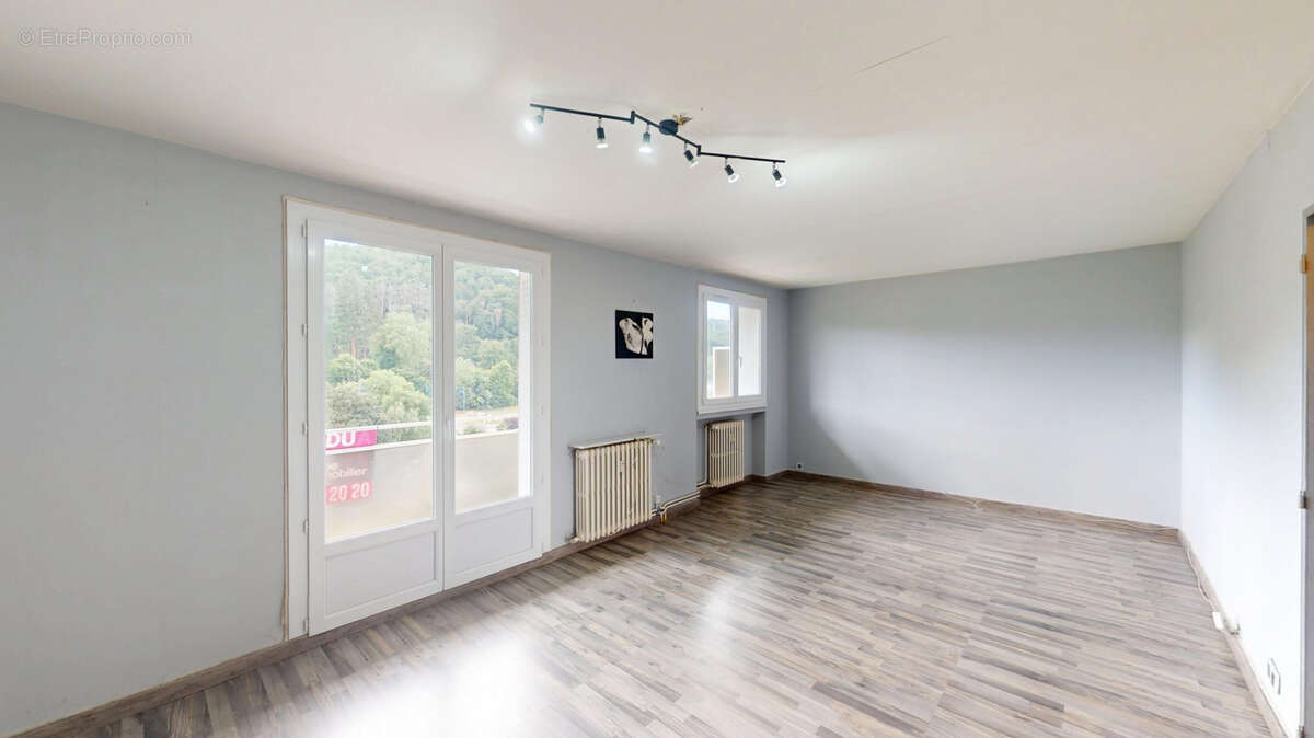 Appartement à UNIEUX