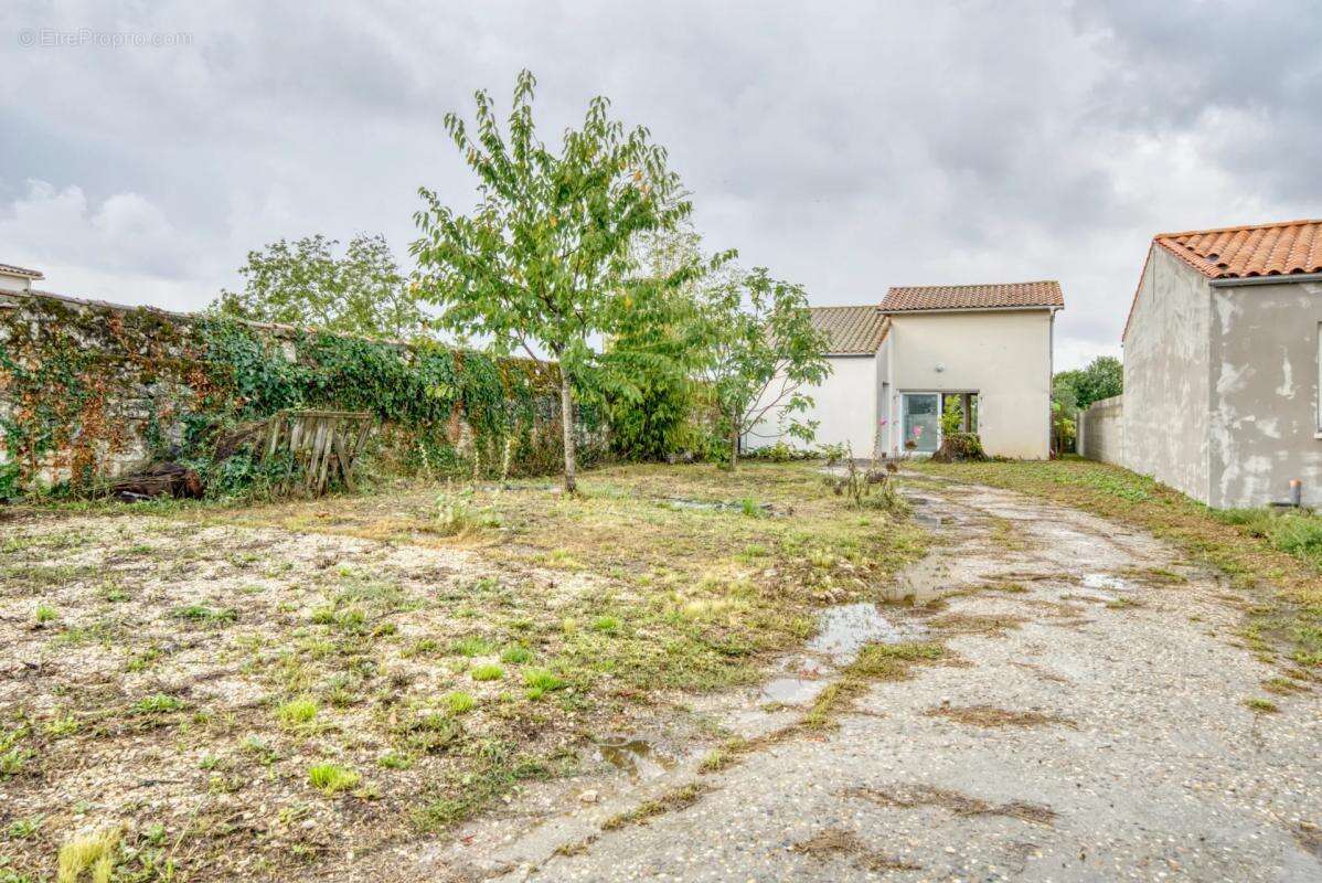 Maison à TONNAY-CHARENTE