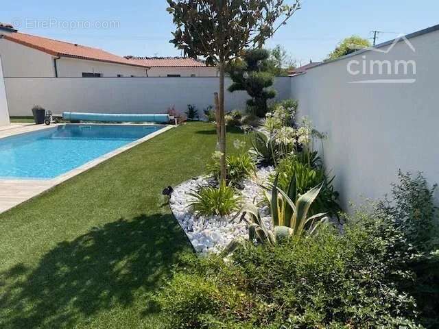 Maison de trois ans, 4 pièces avec piscine et une finition à couper le souffle - photo 13