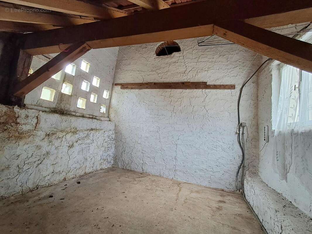 Photo 8 - Maison à HYEMONDANS