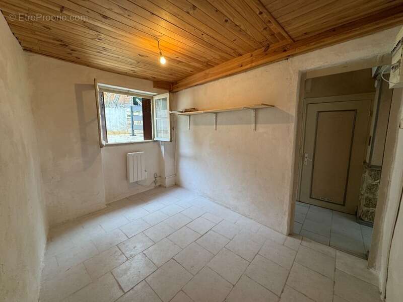 Maison à TERRASSON-LAVILLEDIEU