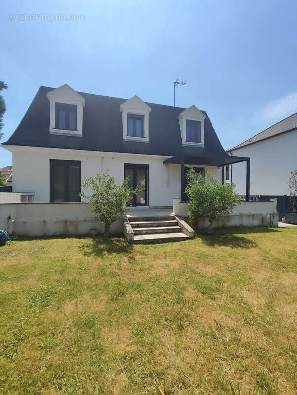 COUBRON - Maison 8 pièces de + de 210 m2 avec 4 chambres avec sous-sol total et jardin - photo 19