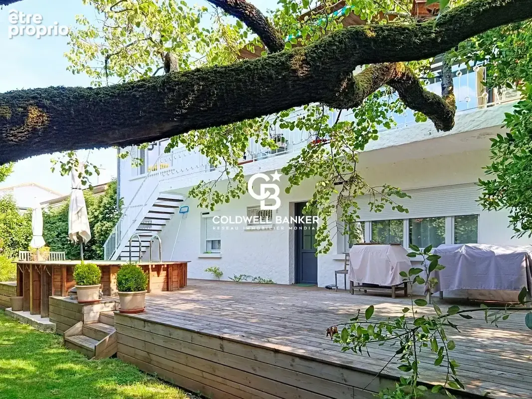Maison d’architecte 1969 à toit plat avec piscine et appartement indépendant – Saintes, commerces à pied - photo 18