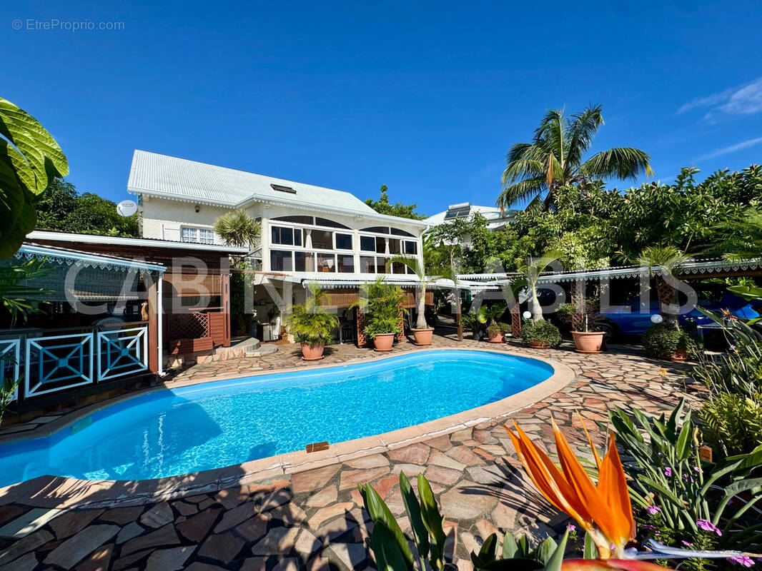 Maison à LES AVIRONS