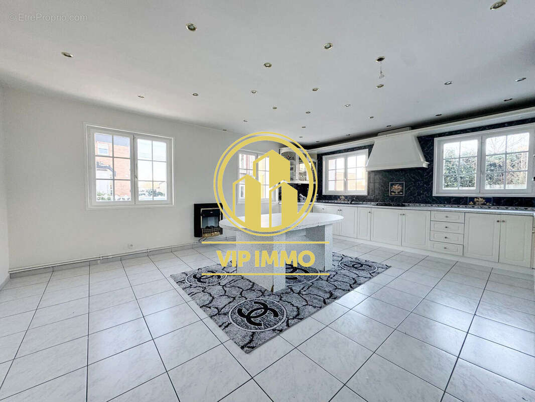 Maison à FACHES-THUMESNIL