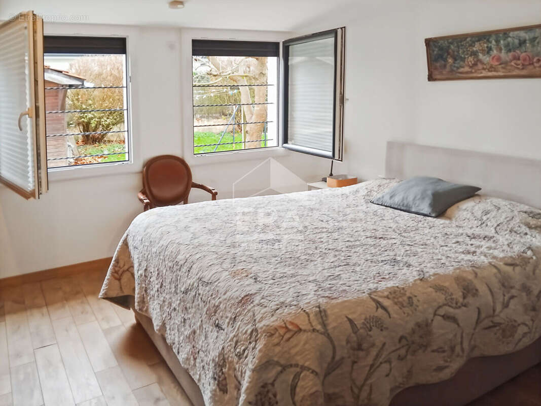 Maison à CHARBONNIERES-LES-BAINS