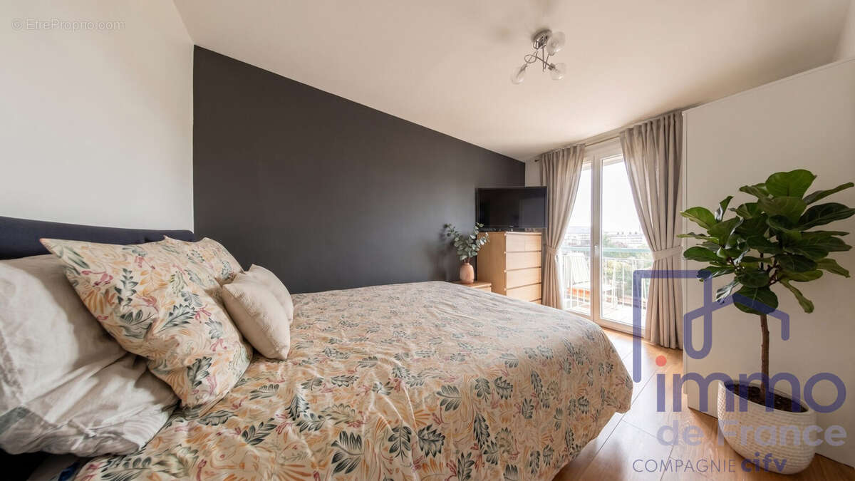 Appartement 69 m² à Saint-Etienne  - photo 5