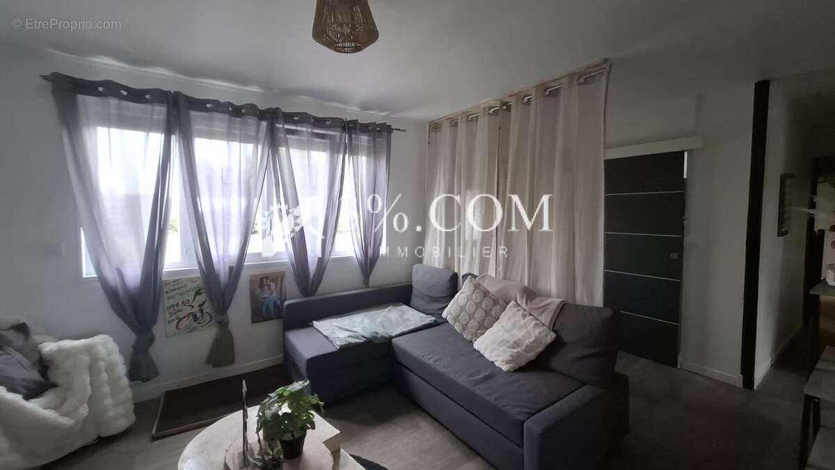 Maison à NEUVILLE-COPPEGUEULE