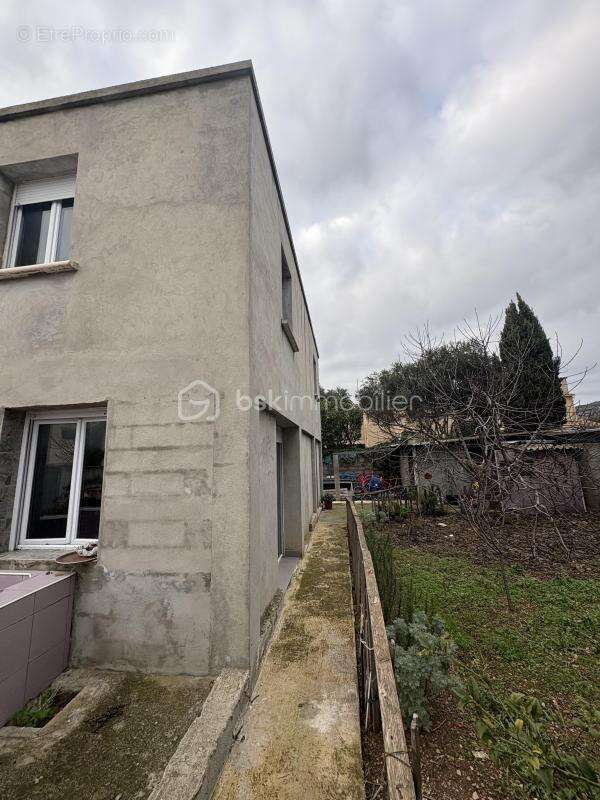 À vendre – Ensemble immobilier à Frontignan, quartier Carrière – 468 000 € HAI - photo 2