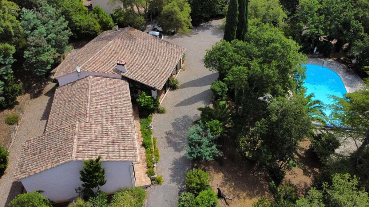 Maison à LE MUY