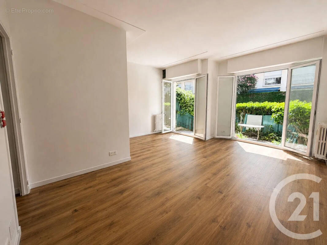 Appartement à LE CANNET