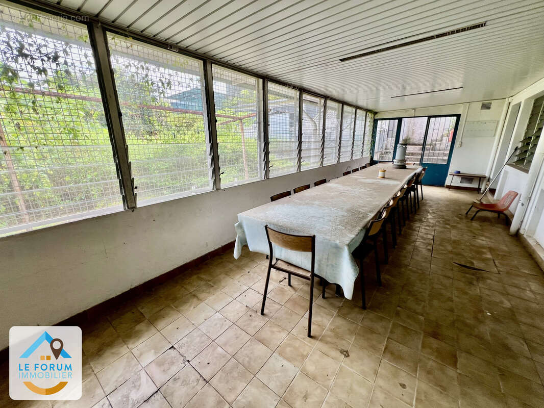 Tampon 97430 - maison t4/5 - beaux volumes - idéal investissement - quartier calme - photo 8