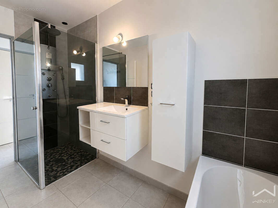 Maison 128 m² à La Begude-De-Mazenc  - photo 7
