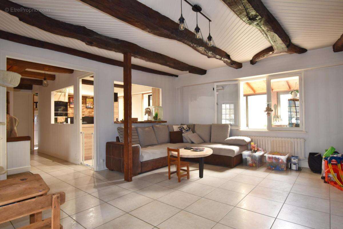 Maison à CAST