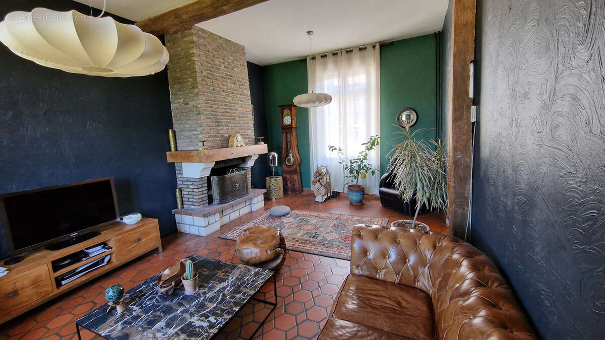 En exclusivite sur la commune de flixecourt : superbe maison de maitre de 160 m2 avec beau jardin arboré - photo 7